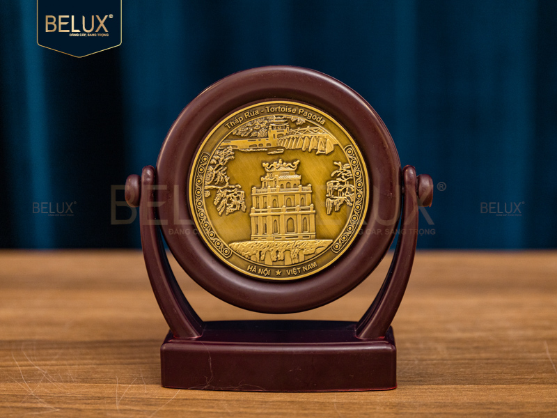 Mặt đĩa xoay Tháp Rùa bằng đồng